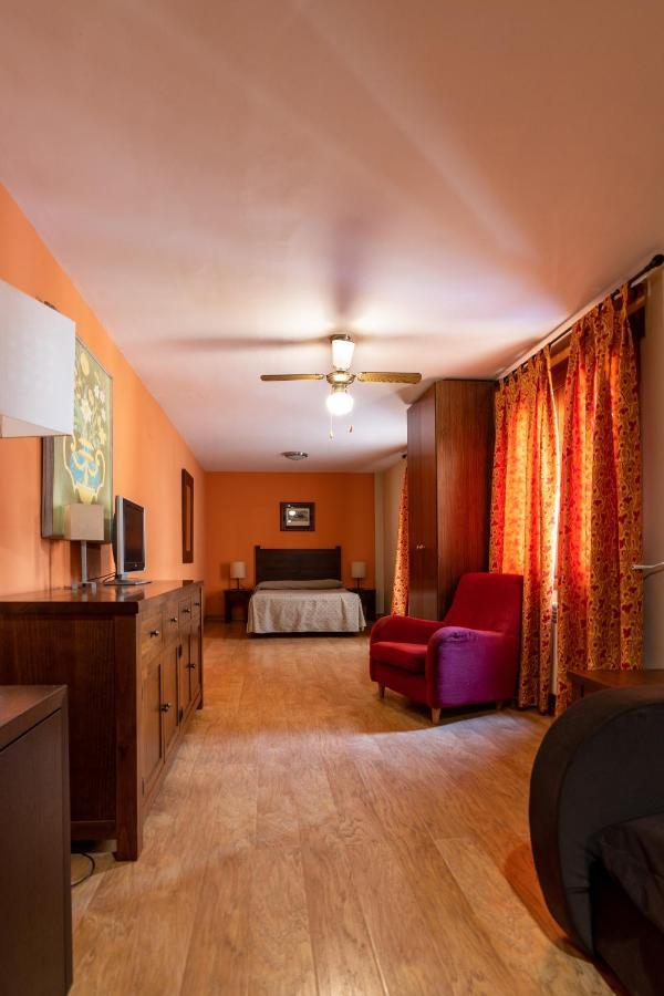 Apartamentos La Trufa Negra Мора-де-Рубьелос Экстерьер фото